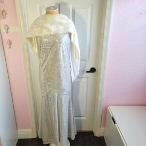 Chasing Fireflies Adult Halloween Costume Size 4/6 Glamorous‎ Sequin Dress Shawl